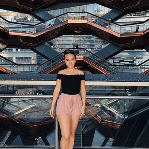 Meet your Posher, Olivia